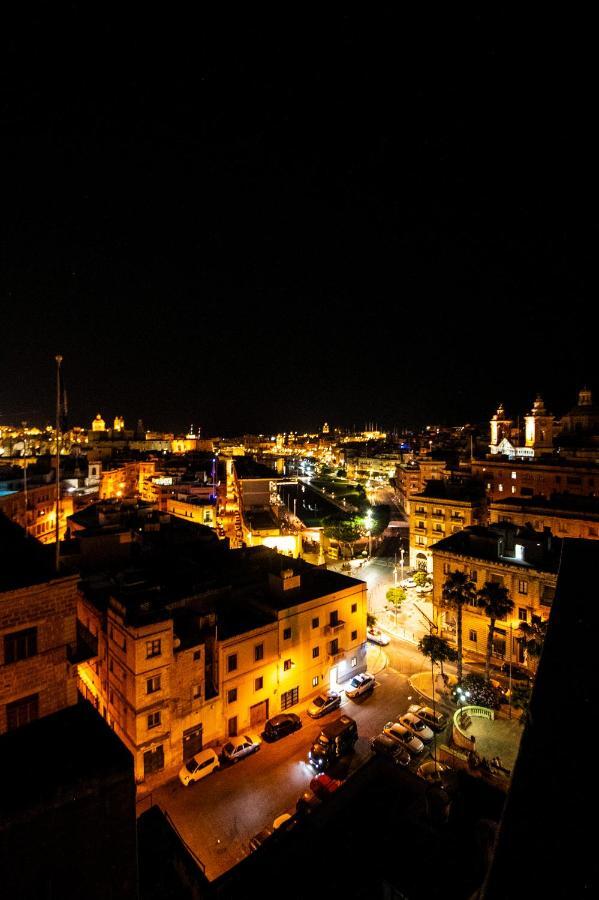 Penthouse Retreat Apartment Cospicua Bagian luar foto